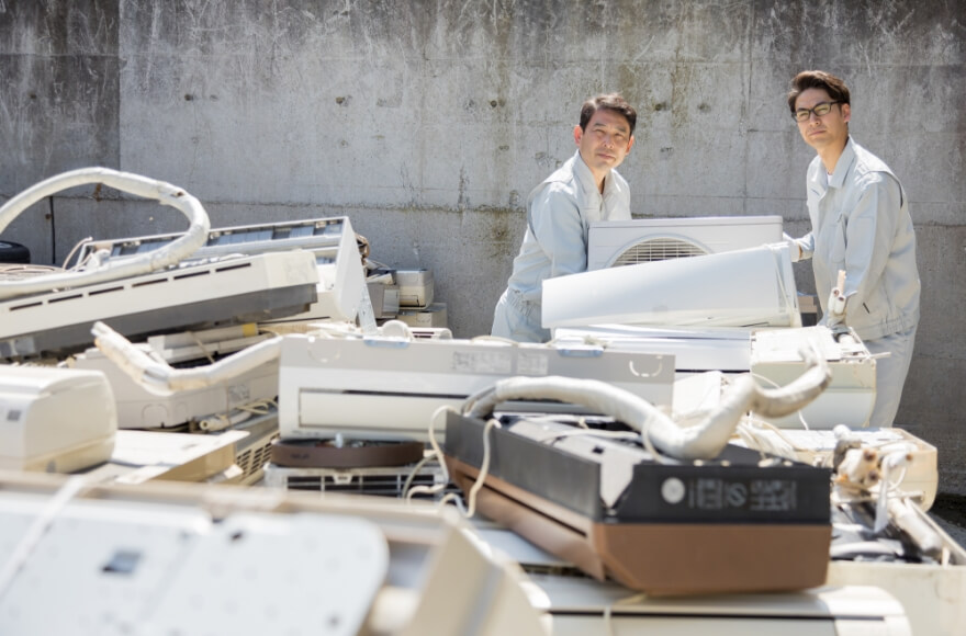 柏市のゴミ屋敷片付けで産業廃棄物も回収可能